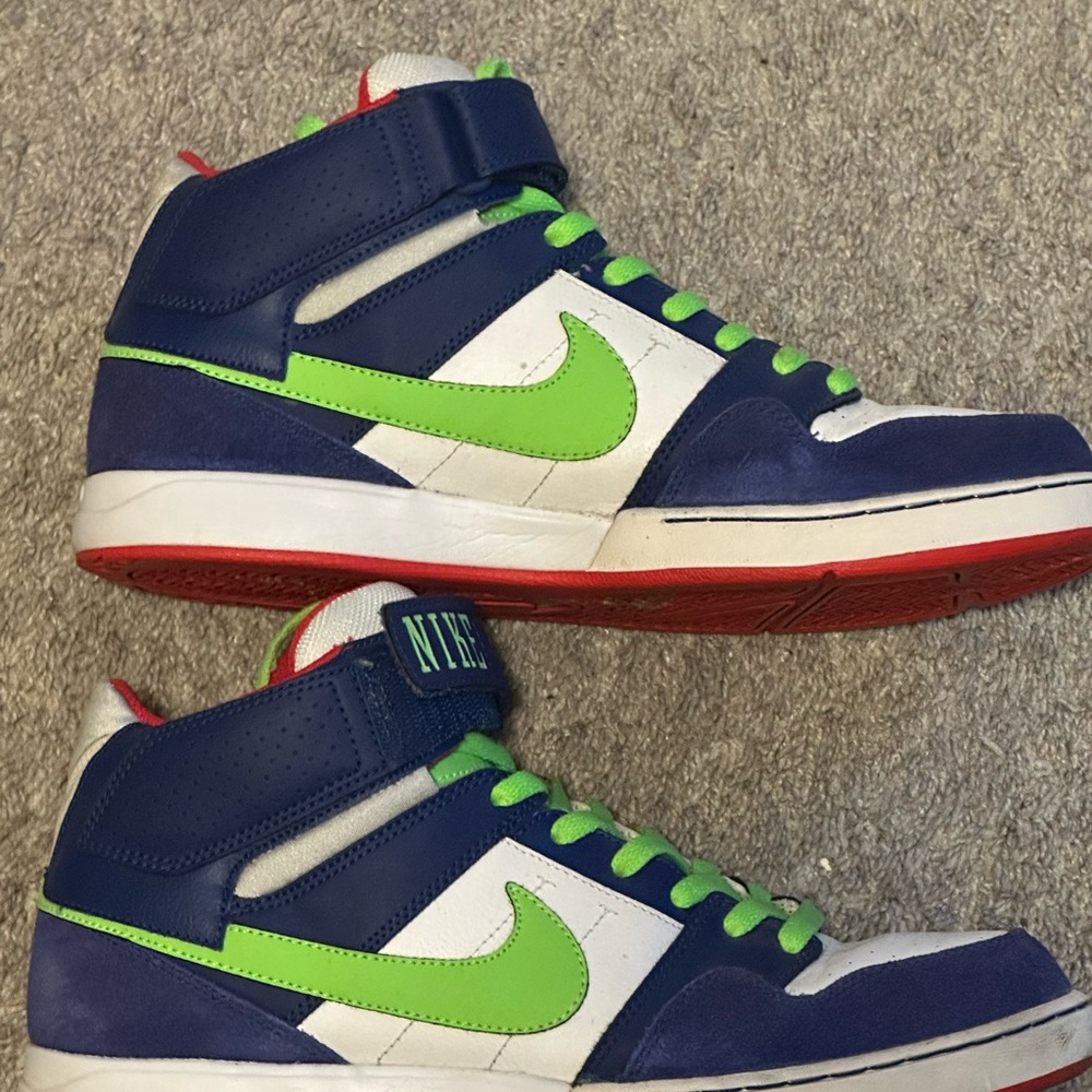 Nike Air Mogan dunk Sneakers in Blue, Green, and Red men’s size 12 dunk air max